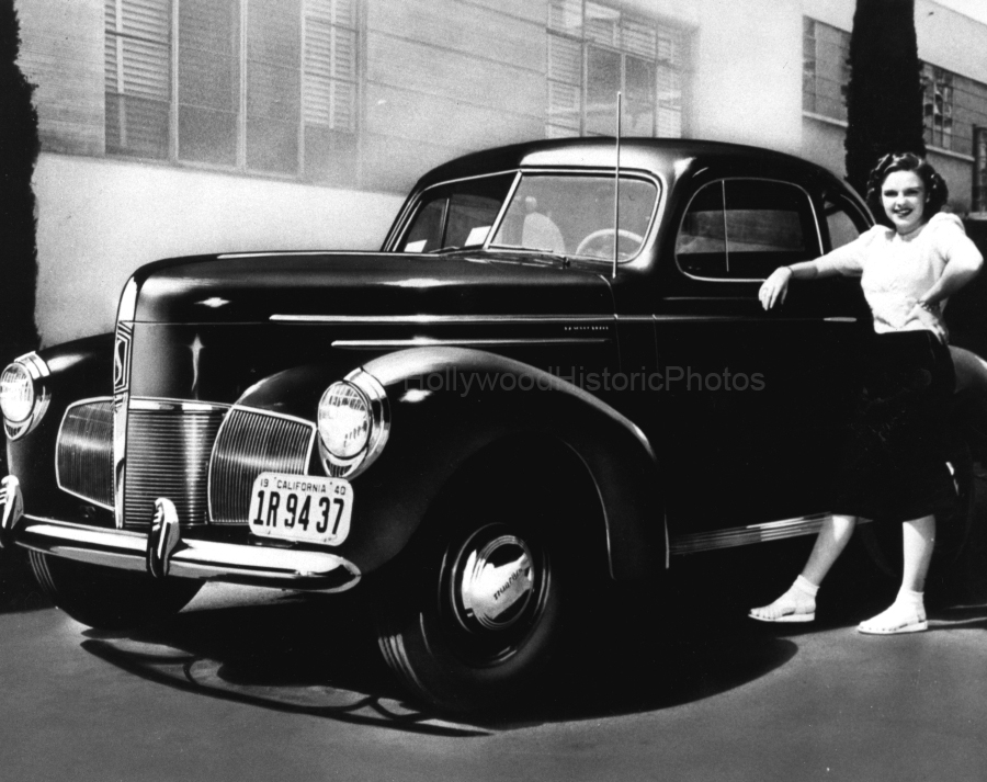 Judy Garland 1940 Studebaker Champion WM.jpg